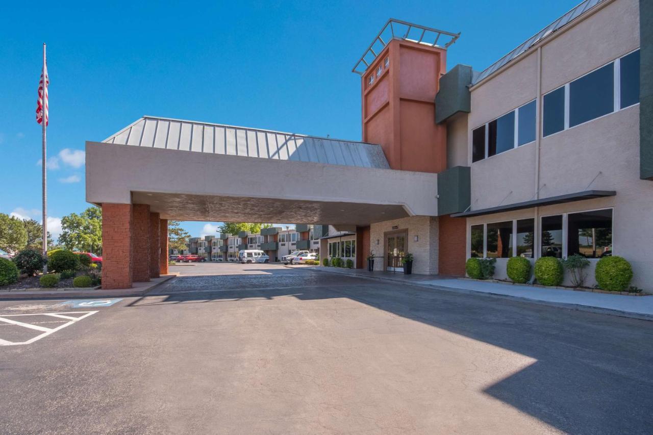 Surestay Plus By Best Western Лотон Екстер'єр фото
